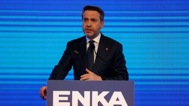 Bakan Bayraktar Türkiye’nin elektrik kapasitesinin çoğunu yenilenebilir kaynaklardan sağladığını belirtti