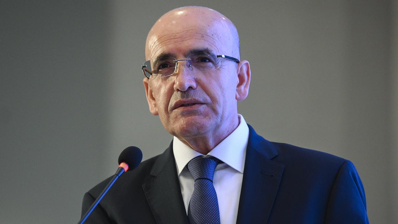 Bakan Mehmet Şimşek, enflasyon artışının geçici olduğunu ve ekonomideki iyileşmenin süreceğini ifade etti