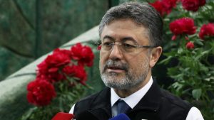 Bakan Yumaklı süs bitkisi üretimiyle 140 milyon dolarlık gelir sağlandığını açıkladı