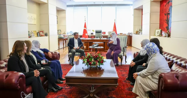 Barış Anneleri ve CHP liderliği Ankara’da umut çağrısını masaya yatırdı