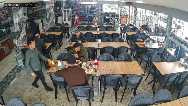 Başakşehir’de iki kişi büfeden 900 liralık hesabı ödemeden kaçtı