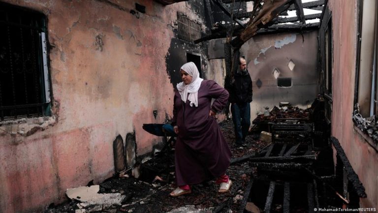 Batı Şeria’da İsrailli Yerleşimciler Ramallah Yakınlarında Cami Kundakladı