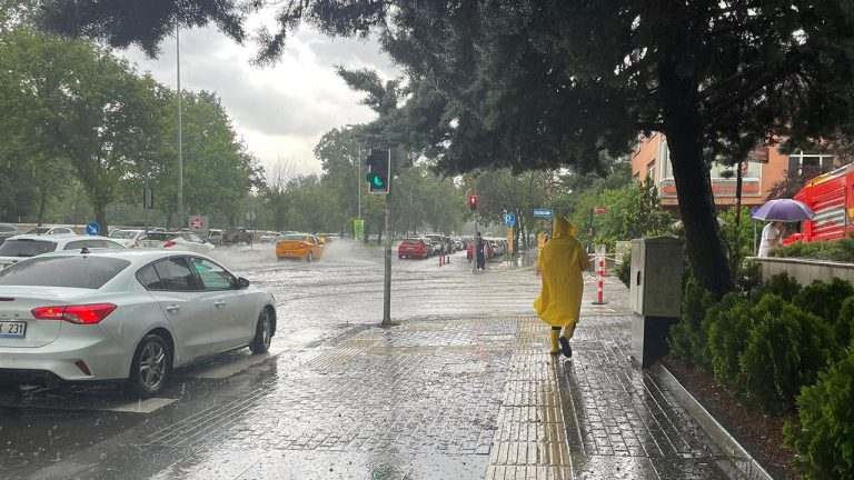 Batı ve Orta Karadeniz’de 14 il için kuvvetli yağış uyarısı yapıldı