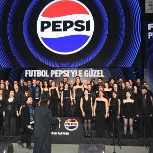 Bayern Münih ve PSG’nin dev kapışması Türk futbol yıldızlarını bir araya getirdi
