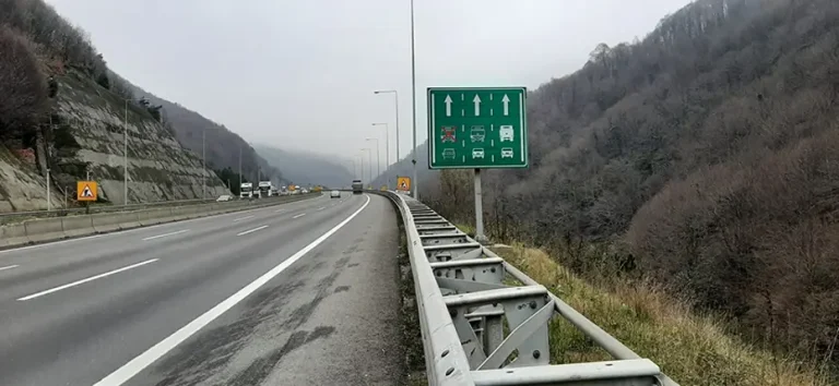 Bayram Dönüşü Trafik Yoğunluğunu Azaltmak İçin Kamyonlara Geçici Kısıtlama Getirildi