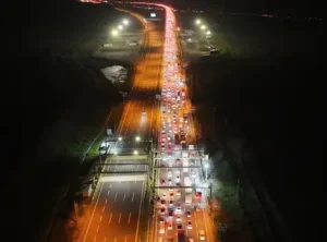 Bayram tatili öncesi İstanbul çıkışında yoğun trafik dronla görüntülendi