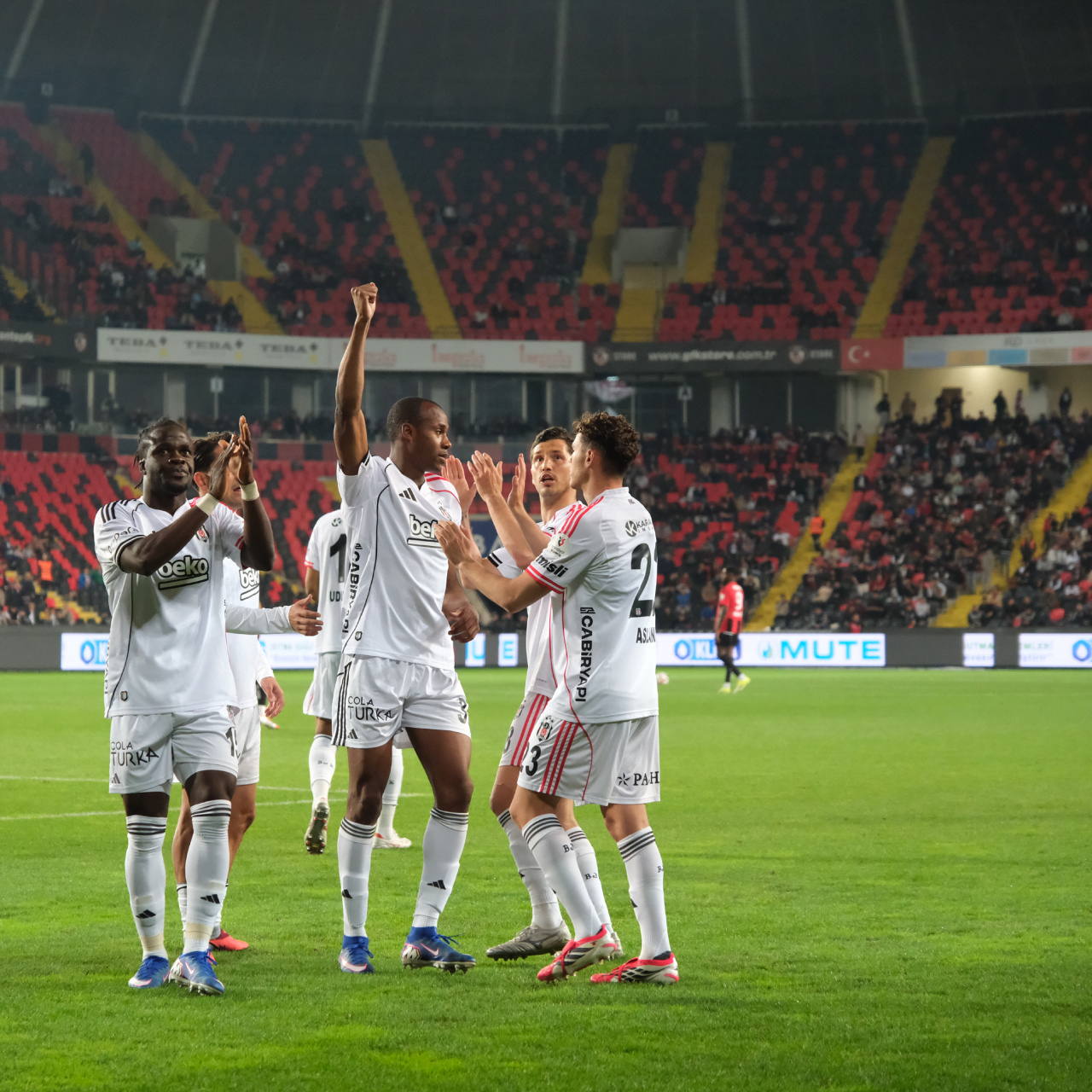 Beşiktaş Gaziantep deplasmanında Djalo ve Asslani’nin golleriyle kazandı
