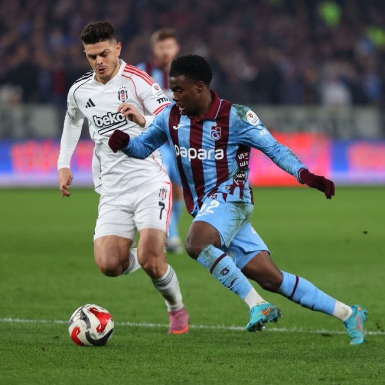 Beşiktaş ile Trabzonspor Süper Lig’de kritik puan mücadelesine çıkıyor