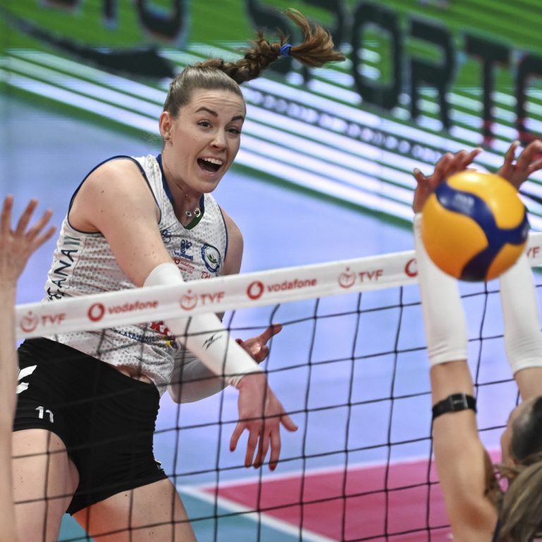 Beşiktaş Kadın Voleybol Takımı Rus smaçör Polina Shemanova ile güçlendi