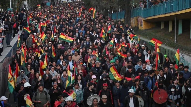 Bolivya’da Toplumsal Hareketler Neoliberal Politikalar Karşısında Hükümeti Sarsıyor