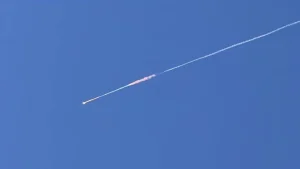 Buşehr kıyısındaki patlamalar İran’dan izinsiz hava araçlarına karşı savunma hamlesi
