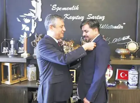 CHP Arif Kocabıyık’ın Parti Üyeliğini Geçmiş Paylaşımları Nedeniyle Durdurdu