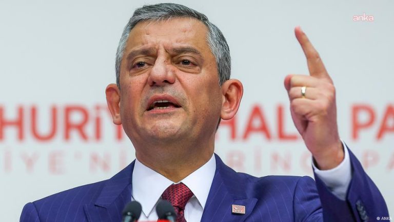 CHP Genel Başkanı Özgür Özel, baskın seçim söylentilerine karşın hazırlıklarını açıkladı