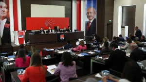CHP’de Kılıçdaroğlu’na Destek Veren Parti Meclisi Üyeleri Arasında Denge Arayışı