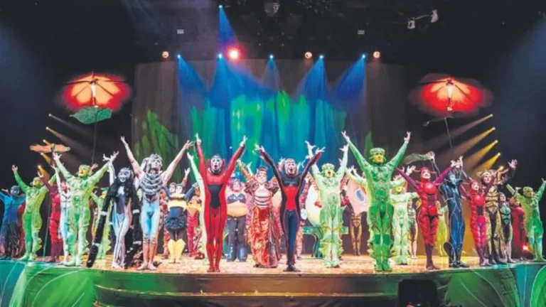 Cirque du Soleil’in OVO gösterisi İstanbul’da büyük ilgi gördü