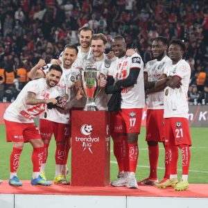 Çorum FK tarih yazdı, Süper Lig’e yükselişini kutladı
