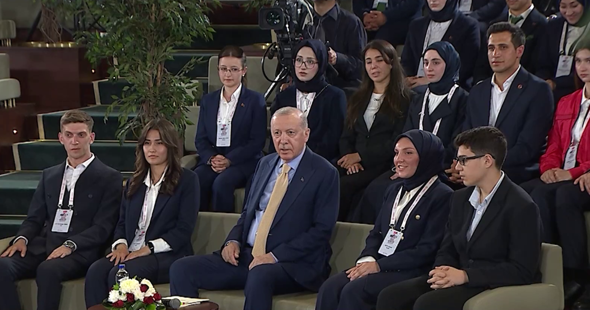Cumhurbaşkanı Erdoğan, 19 Mayıs’ta Beştepe’de gençlerle bir araya geldi