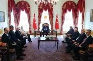 Cumhurbaşkanı Erdoğan, 27 Mayıs mağdurlarının aileleriyle demokrasinin önemini vurguladı
