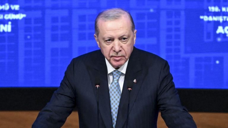 Cumhurbaşkanı Erdoğan, Cumhur ile Cumhuriyet Arasındaki Engelleri Kaldırdıklarını Belirtti