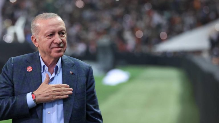Cumhurbaşkanı Erdoğan gençlere yapılan yatırımlarla fırsat eşitliğine vurgu yaptı