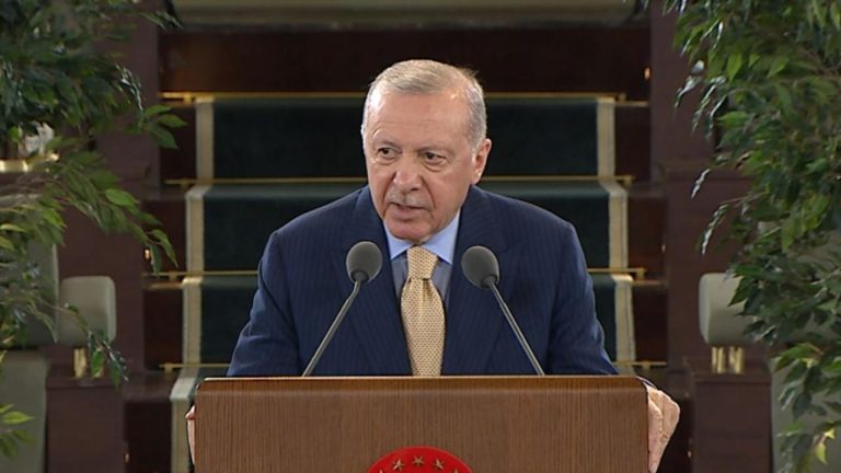 Cumhurbaşkanı Erdoğan gençlere yapılan yatırımlarla Türkiye Yüzyılı’nı hedefliyor