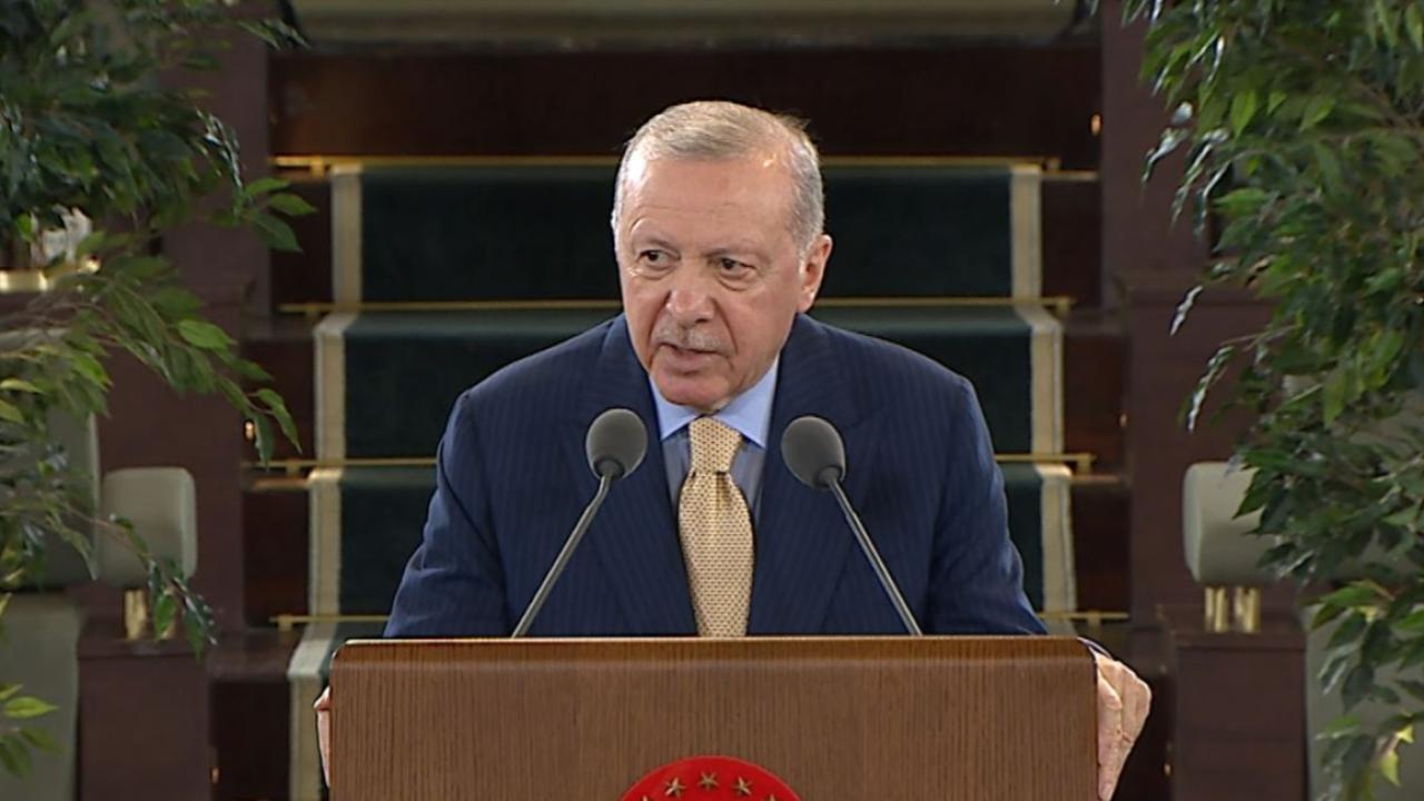 Cumhurbaşkanı Erdoğan gençlere yapılan yatırımlarla Türkiye Yüzyılı’nı hedefliyor