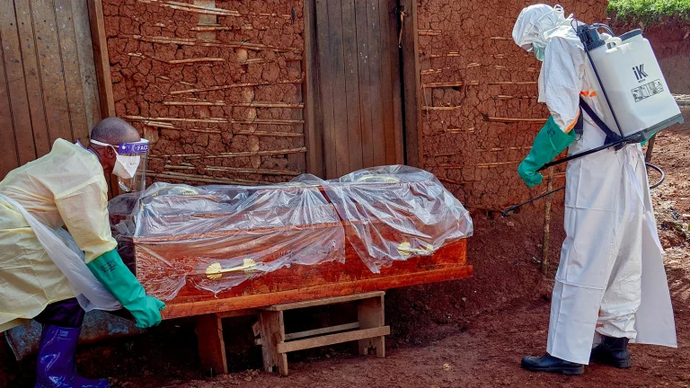 Demokratik Kongo Cumhuriyeti’nde Ebola salgını sağlık sistemini zorluyor
