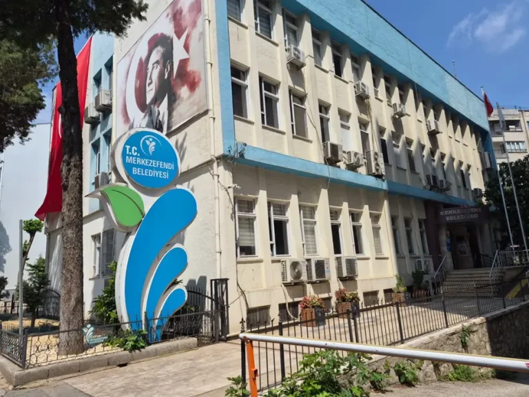 Denizli Merkezefendi Belediyesi’ndeki rüşvet soruşturmasında 12 kişi tutuklandı