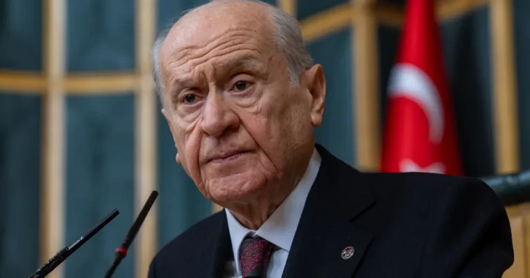 Devlet Bahçeli siyasetin çıkar yarışından ziyade tarihi bir sorumluluk olduğunu savundu