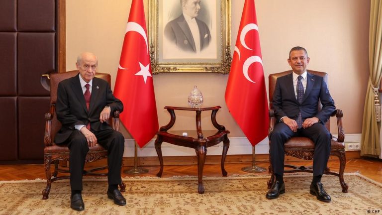 Devlet Bahçeli’den Özgür Özel’e bayram tebriği ve tarihi çağrı öncesi dikkat çeken hamle