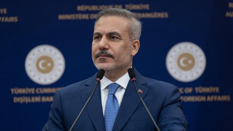 Dışişleri Bakanı Fidan ve Ummanlı Mevkidaşı Busaidi Bölgesel İşbirliğini Telefonda Ele Aldı