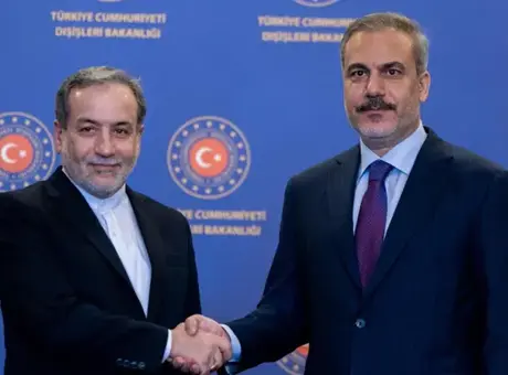 Dışişleri Bakanı Hakan Fidan, İranlı Mevkidaşı Abbas Arakçi ile Kritik Telefon Görüşmesi Yaptı