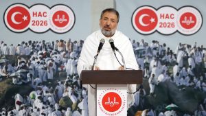 Diyanet İşleri Başkanı Arpaguş, Arafat’ta Hacı Adaylarıyla Birlikte Dua Etti