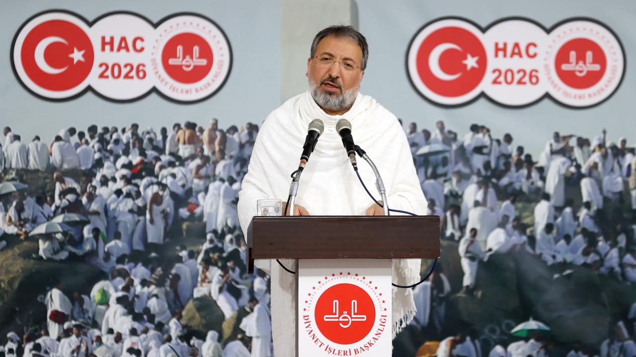Diyanet İşleri Başkanı Arpaguş, Arafat’ta Hacı Adaylarıyla Birlikte Dua Etti