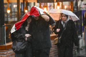 Doğuda Kuvvetli Yağışlar Sürerken Batı İlleri Baharı Yaşamaya Hazırlanıyor