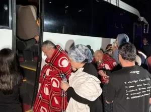 Düzce Kızılay Huzurevi’nde asansör kaynaklı yangın sonrası 54 kişi tahliye edildi