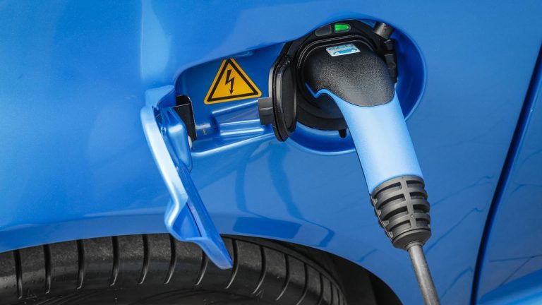 Elektrikli araç şarj istasyonlarında yenilenebilir enerji kullanımı artış gösterdi