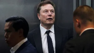 Elon Musk, kontrolsüz yapay zeka gelişiminin felaket riski taşıdığını söyledi