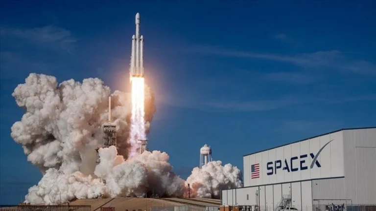 Elon Musk liderliğindeki SpaceX, halka arz için düğmeye bastı