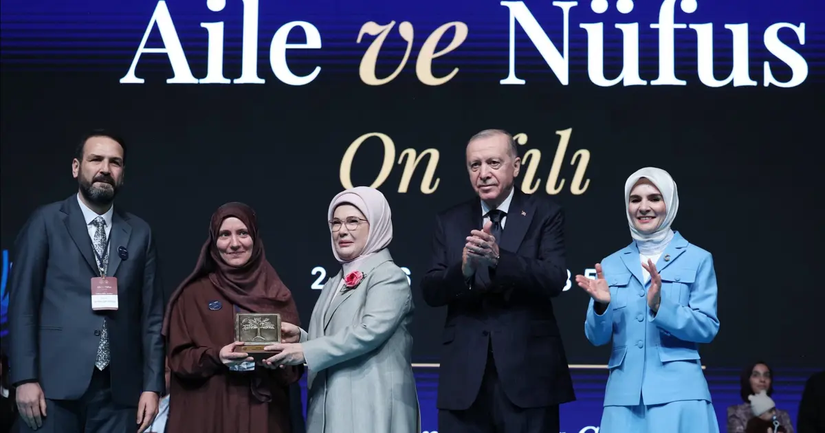 Emine Erdoğan, Aile ve Nüfus Vizyon Belgesinin Türkiye’nin Geleceği İçin Önemini Vurguladı