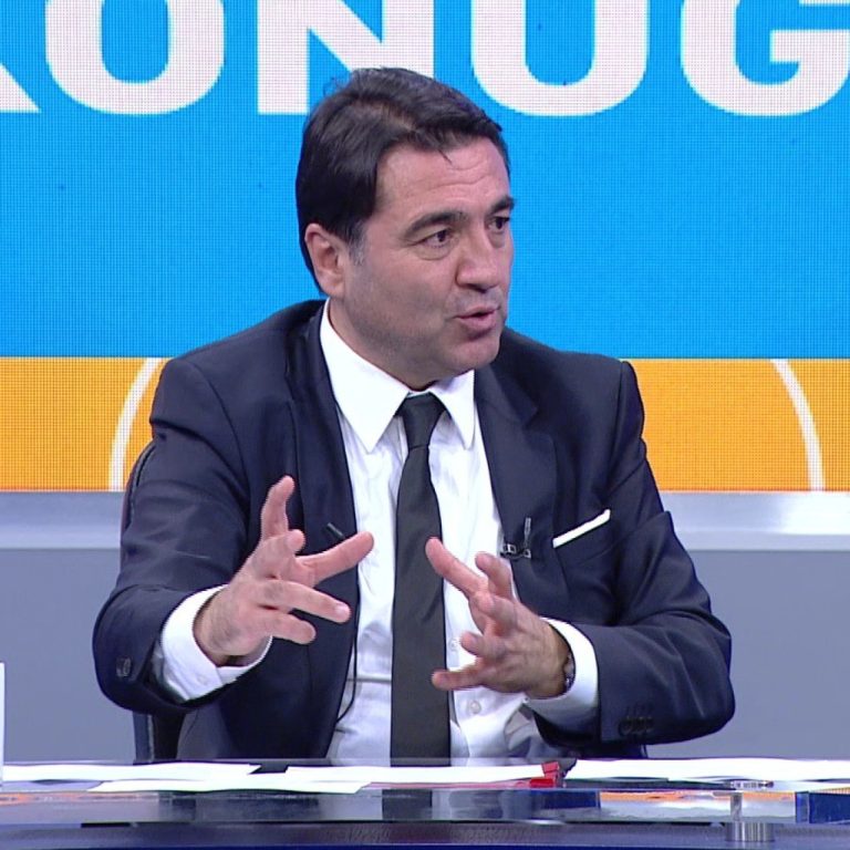 Emrah Bayraktar, Türk futbolunun saha sorununu nasıl değerlendirdi?