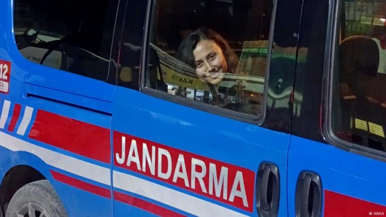 Esra Işık, Akbelen direnişindeki tutukluluğunun ardından özgürlüğüne kavuştu