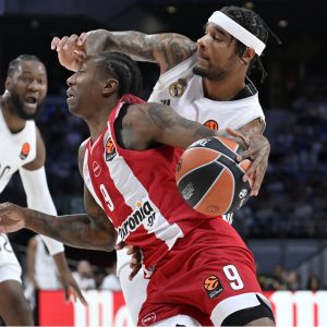 EuroLeague finalinde Olympiakos ile Real Madrid kozlarını paylaşıyor