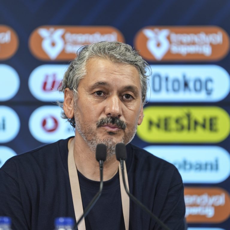 Eyüpspor Teknik Direktörü Atila Gerin, Kulübü Lig’de Tutmanın Mutluluğunu Yaşıyor