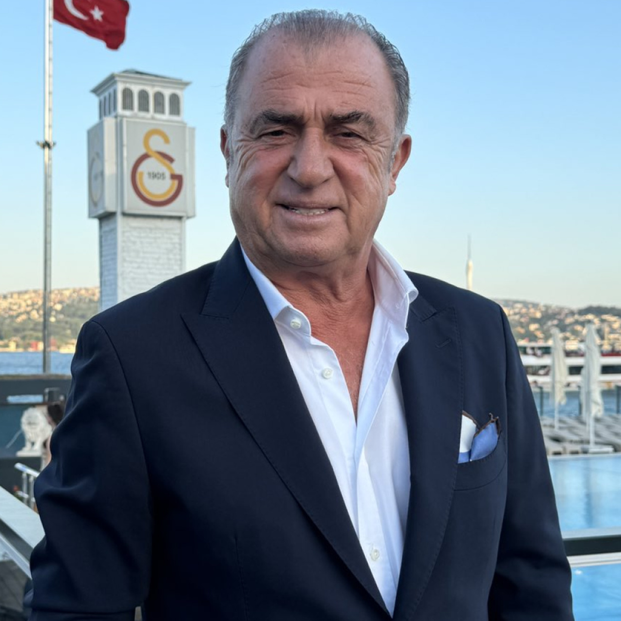 Fatih Terim Galatasaray’ın şampiyonluk mücadelesinde kalbinin onlarla olduğunu belirtti