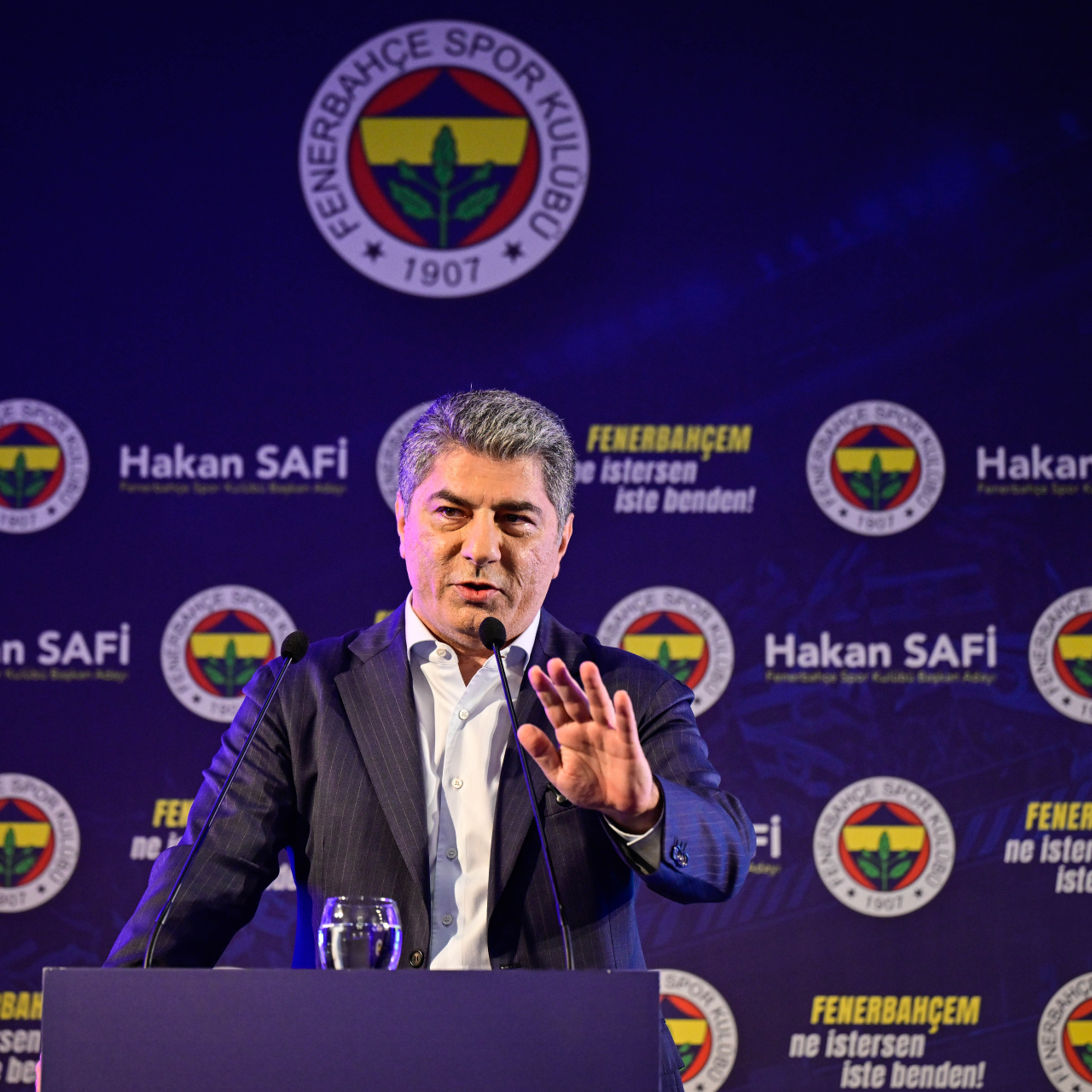 Fenerbahçe Başkan Adayı Hakan Safi dünya yıldızlarıyla yeni bir kadro kuracaklarını açıkladı