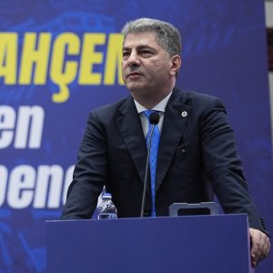 Fenerbahçe başkan adayı Hakan Safi, projelerini açıkladı ve akıl vurgusu yaptı