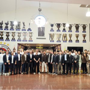Fenerbahçe Başkanı Saran, A Takımı ile Özel Yemekte Buluştu