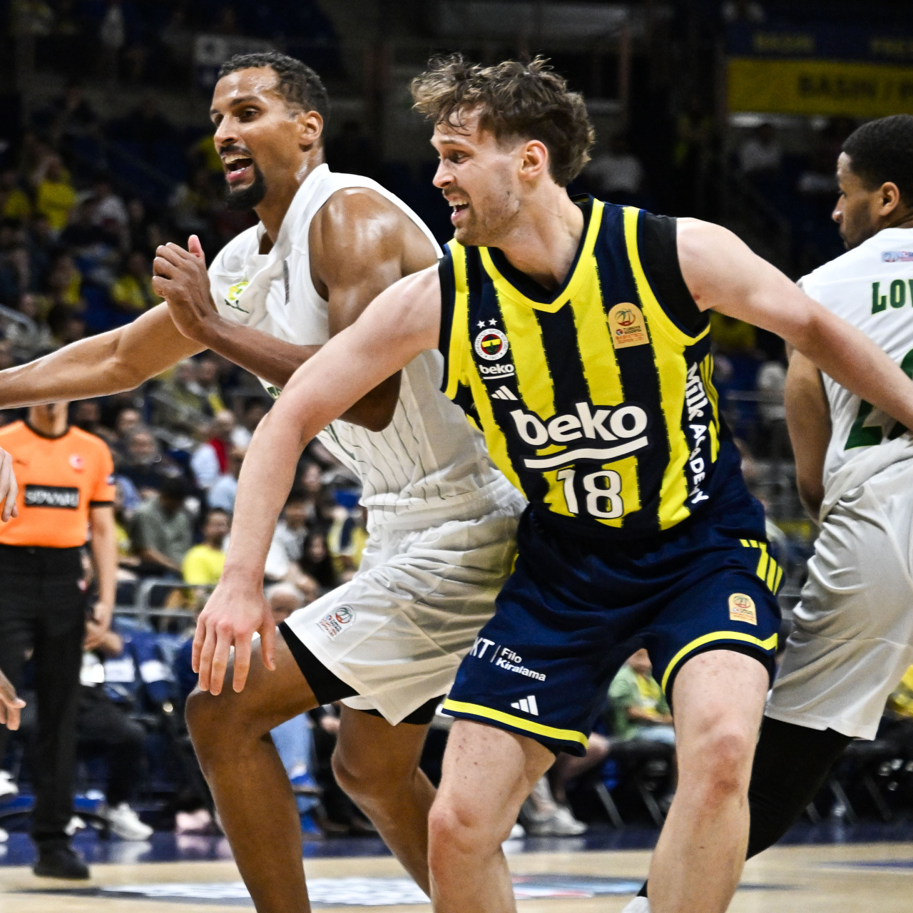 Fenerbahçe Beko, Safiport Erokspor karşısında play-off çeyrek finaline galibiyetle başladı