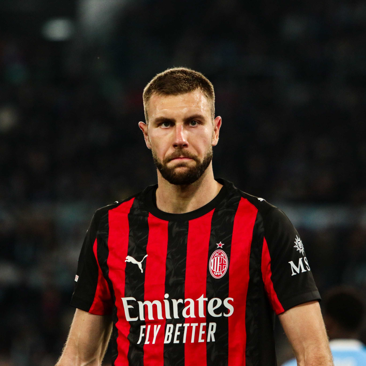 Fenerbahçe ve Galatasaray Strahinja Pavlovic için transfer yarışında karşı karşıya